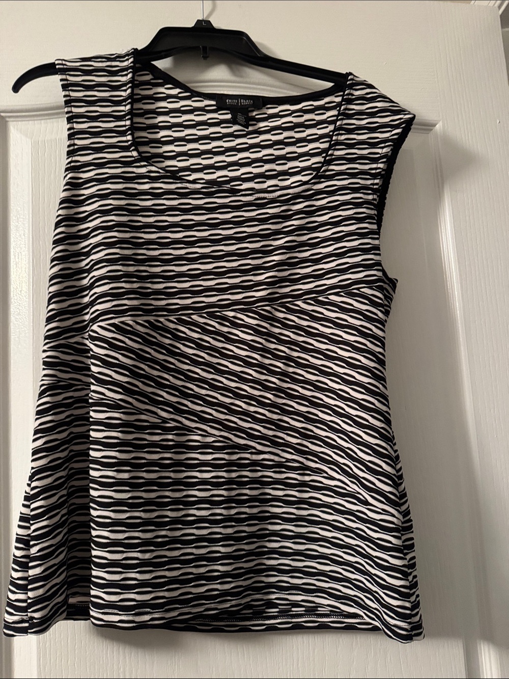 White House Black Market Black & White Sleeveless Wave-Stripe Tank